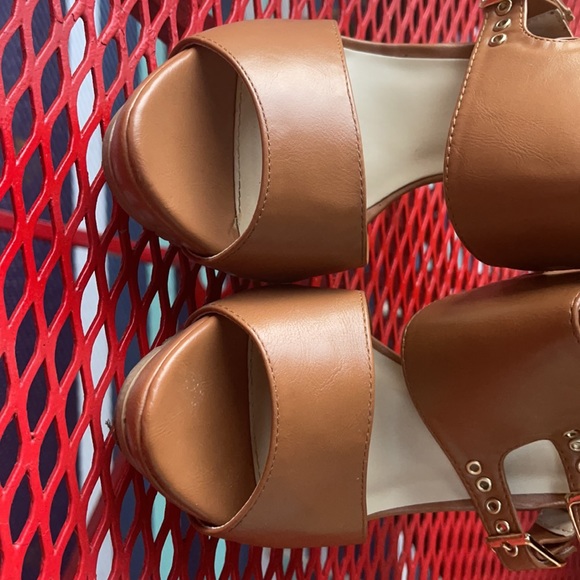 Heels - Picture 6 of 10